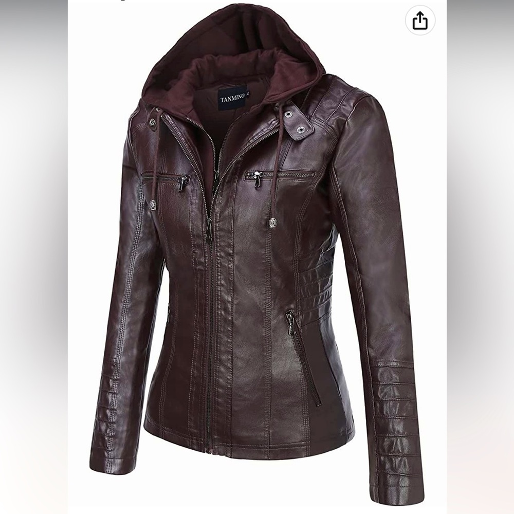 Women’s XL faux leather jacket. smoke free. Removable hood and insert